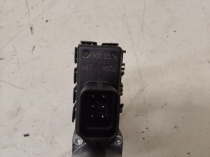 Opel Astra H (2004–2010) Front door window regulator motor 2513000516 - 4