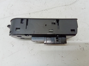 Opel Astra H (2004–2010) Fensterheberschalter vorne 13228706 - 4