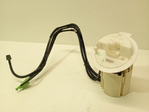 Mercedes Benz C-Class 204 (2007–2014) Kütusepump paagis a2044702294 - 3