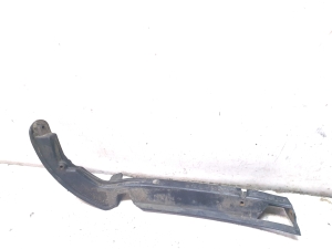 Volkswagen Passat B6 (2005–2010) Esikaitseraua kinnitus 3C0807178 - 3