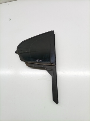 Jaguar XE (2015–2026) Tagumise külgukse kolmnurkklaas GX7325828A - 4