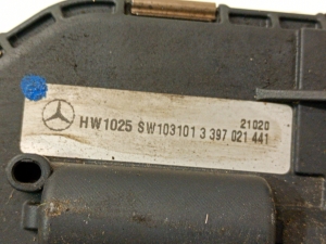 Mercedes Benz C-Class 204 (2007–2014) Scheibenwischermotor vorne HW1025 - 3
