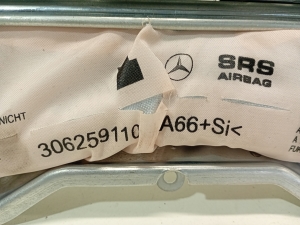 Mercedes Benz C-Class 204 (2007–2014) Põlveturvapadi 306259110 - 4