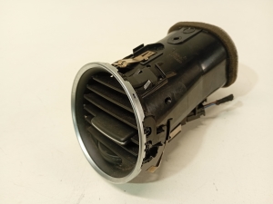   Salongi ventilatsioonirestid  - A2048308754 