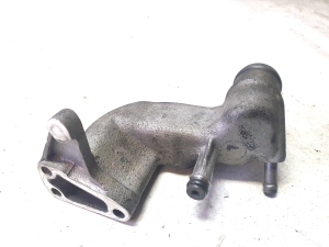 Volkswagen Touareg I (2002–2010) Cita termostata detaļa 070121133C - 2