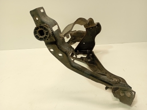 Mercedes Benz C-Class 204 (2007–2014) Esitule kinnitus 204620590 - 5