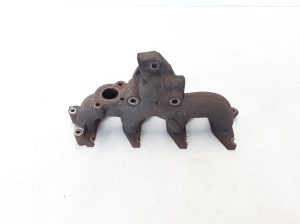  Exhaust manifold 