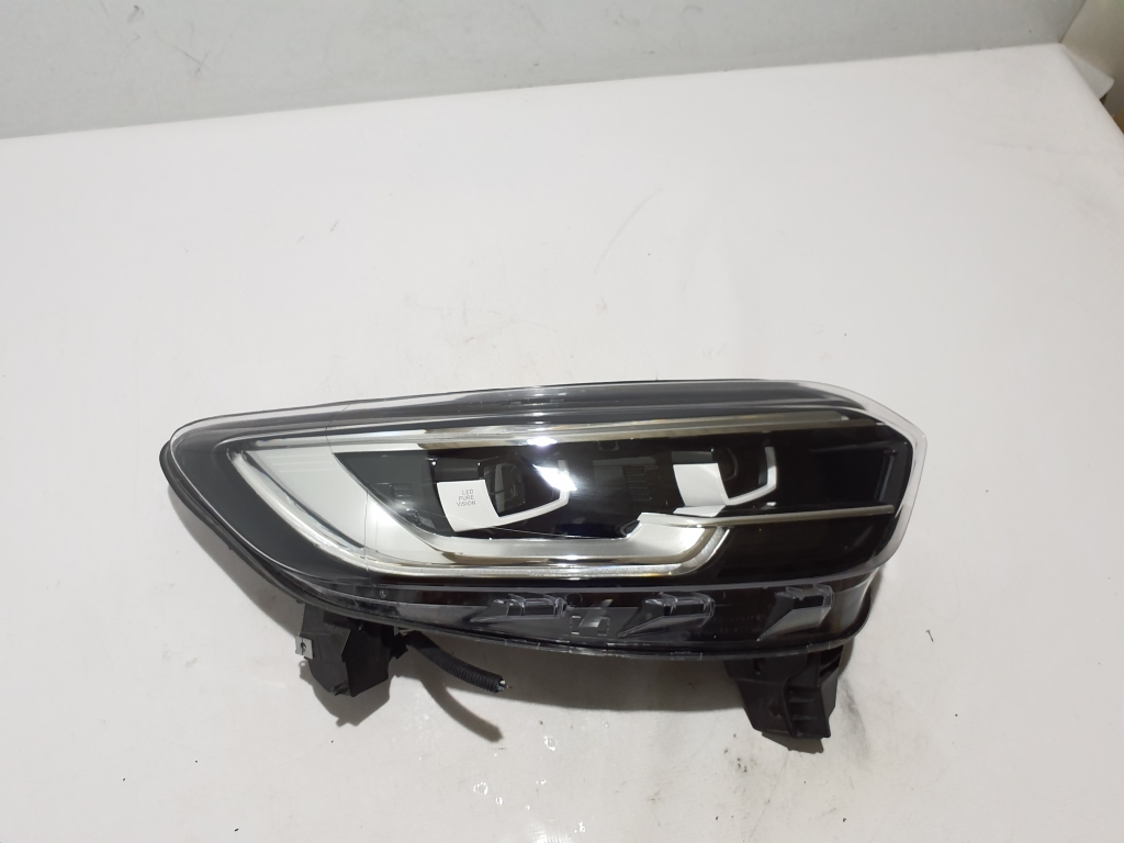 RENAULT Kadjar (2015–2026) Scheinwerfer vorne 260105570R RENAULT Kadjar (2015–2026) Scheinwerfer vorne 260105570R