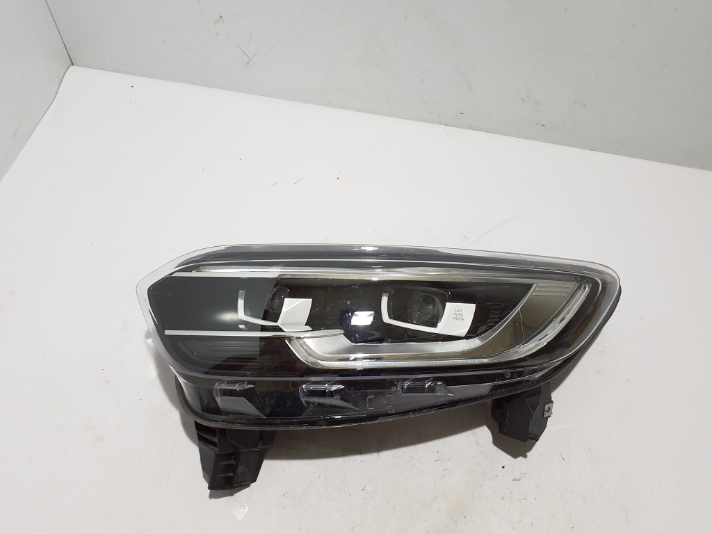 RENAULT Kadjar (2015–2026) Esituli 260608385R RENAULT Kadjar (2015–2026) Esituli 260608385R