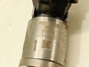 Mazda 3 (2013–2018) Fuel injector pe0113250b - 2