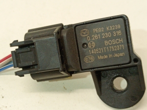 Mazda 3 (2013–2018) Sonstiger Sensor pe02k3239 - 3