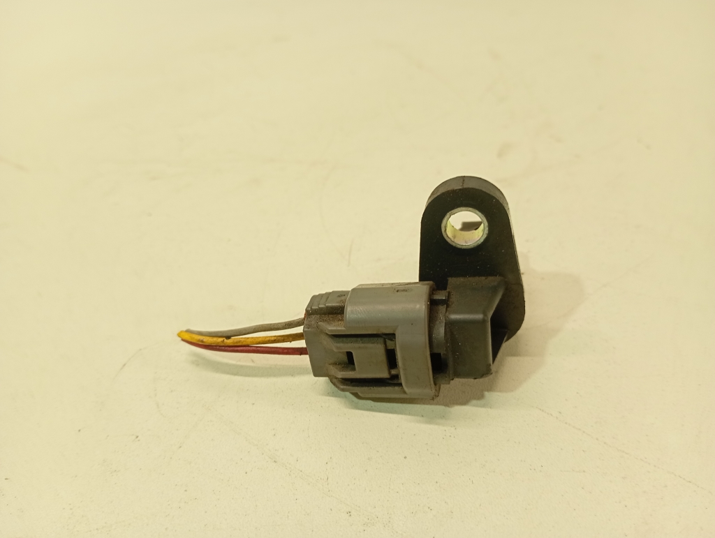 Mazda 3 (2013–2018) Camshaft position sensor pe0118230 Mazda 3 (2013–2018) Camshaft position sensor pe0118230