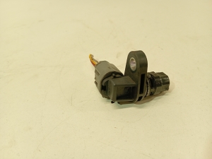 Mazda 3 (2013–2018) Camshaft position sensor pe0118230 - 2