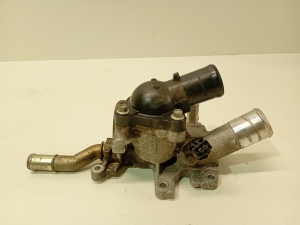 Mazda 3 (2013–2018) Thermostat housing pe0115172 - 3