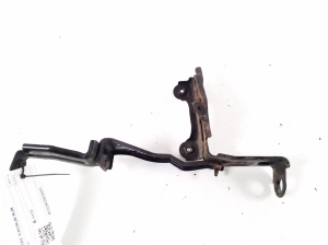 TOYOTA RAV 4 A5 (2019–2026) Muu kinnitus 8868842720 - 2