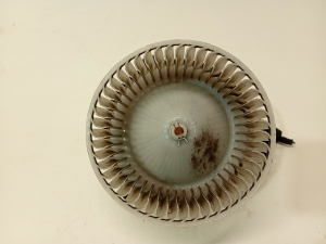 Mazda 3 (2013–2018) Heizungsgebläsemotor 8727000691 - 3