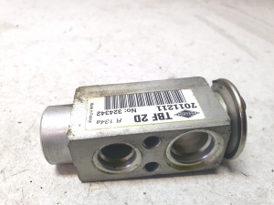 Opel Zafira B (2005–2014) Klimaschlauch Ventil 7011211 - 2