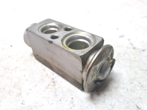 Opel Zafira B (2005–2014) Klimaschlauch Ventil 7011211 - 3