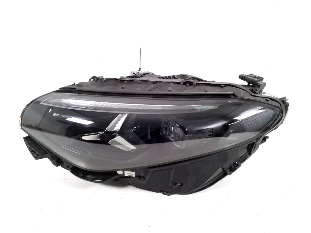 Mercedes Benz CLA-Class W118 (2019–2026) Esituli A1749062502 Mercedes Benz CLA-Class W118 (2019–2026) Esituli A1749062502