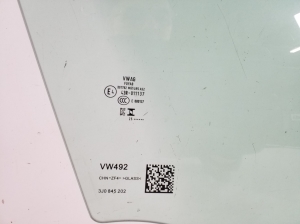 Volkswagen Passat B9 (2023–2026) Fenster Scheibe Tür vorne 3J0845202 - 2