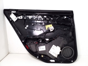 Volkswagen Passat B9 (2023–2026) Tagumise küljeukse polster 3J0867212F - 2