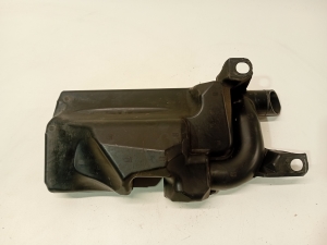 Mazda 3 (2013–2018) Cita ieplūdes kolektora detaļa PE0113195 - 2