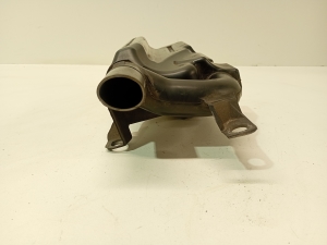 Mazda 3 (2013–2018) Cita ieplūdes kolektora detaļa PE0113195 - 3