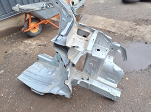 Dacia Spring (2021–2026) Front outrigger 641014572R - 3