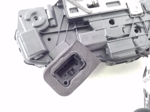 Volkswagen Passat B9 (2023–2026) Rear side door lock 5TA839016T - 4