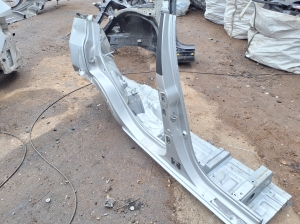Dacia Spring (2021–2026) Keskmine piilar 765008951R - 2