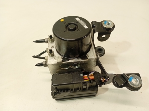 Land Rover Evoque (2011–2018) ABS unit BJ322C405AG - 2