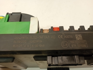 Land Rover Evoque (2011–2018) Kaitsmekarp salongis BJ3214F041AG - 3