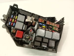   Fuse boxes  - BJ3212A690CE 