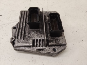 Opel Zafira B (2005–2014) Mootori juhtplokk 55562549 - 2
