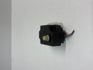 Land Rover Evoque (2011–2018) Heater flap actuator 6G9N19E616 - 3