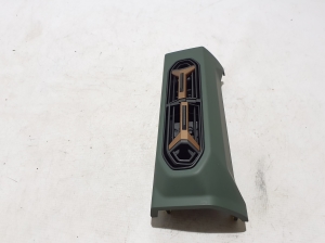Dacia Spring (2021–2026) Armatuurlaua ventilatsioonivõred 687504850R - 4