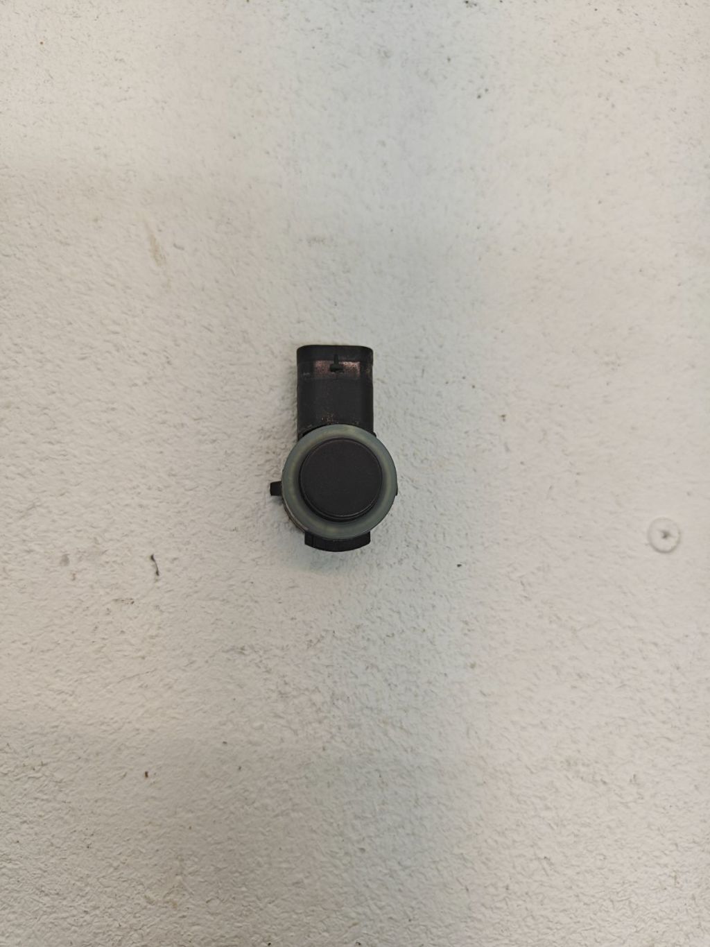 AUDI Q8 (2018–2026) Priekšējais parkošanās sensors 5Q0919275B AUDI Q8 (2018–2026) Priekšējais parkošanās sensors 5Q0919275B
