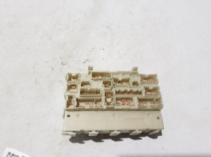 RENAULT Espace VI (2023–2026) Kaitsmekarp salongis 252368397R - 3