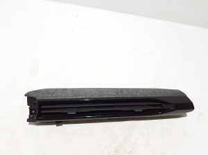   Dashboard air vent grilles  - 682118152R 