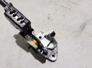 Dacia Spring (2021–2026) Rear side door lock 825024469R - 3