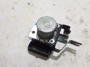 Dacia Spring (2021–2026) ABS unit 476609713R - 2