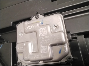 AUDI Q5 (2017–2026) Esituli 80A941006 - 4