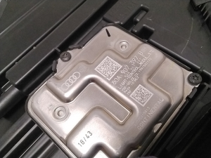 AUDI Q5 (2017–2026) Esituli 80A941033 - 4