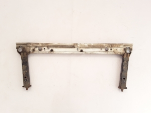   Cooling radiator bracket 