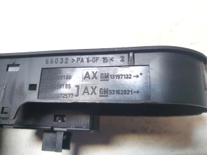 Opel Zafira B (2005–2014) Fensterheberschalter vorne 13197132 - 2