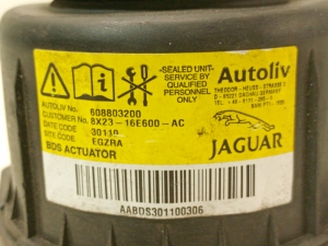 Jaguar XF (2008–2016) Kapoti turvapadi 8X2316E600AC - 3