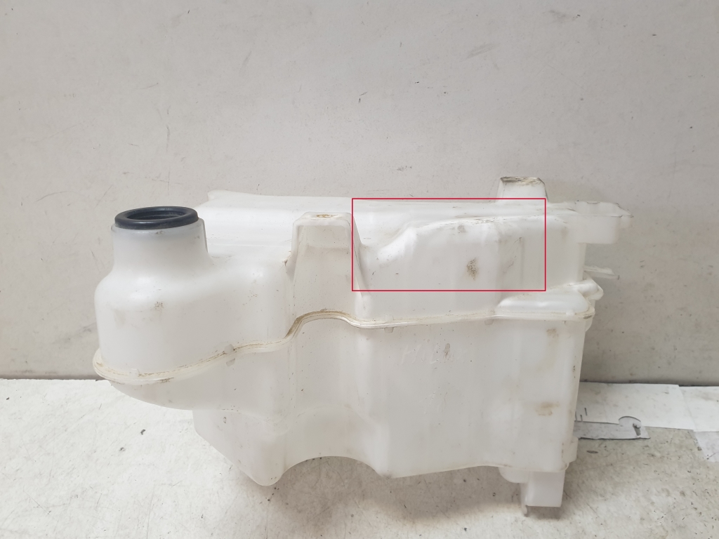 TOYOTA Hilux (2015–2020) Scheibenwaschbehälter vorne 060851528 TOYOTA Hilux (2015–2020) Scheibenwaschbehälter vorne 060851528