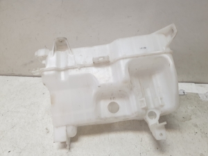 TOYOTA Hilux (2015–2020) Scheibenwaschbehälter vorne 060851528 - 2