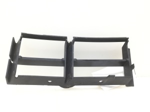 BMW 5 SERIES E39 (1995–2004) Front bumper lower grille 8235673 - 2