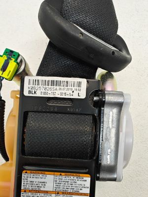 Honda Civic X (2015–2026) Front seat belt 81850TEZG015M4 - 2